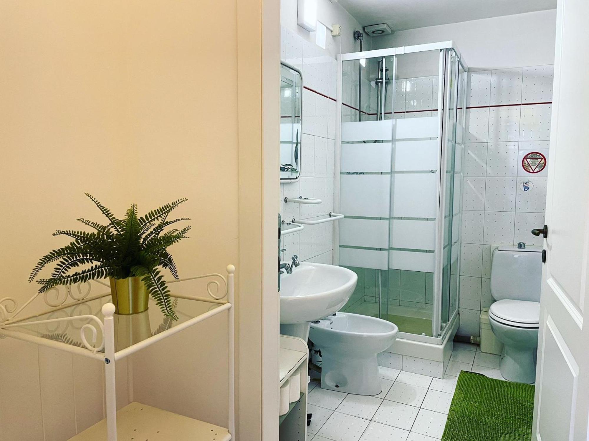 Bed & Breakfast Da Alessia Per Dormire Al Coppede 3*